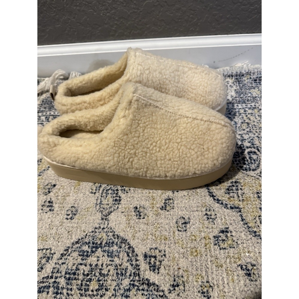 Old Navy Fuzzy Sherpa Platform Slippers Size 10 New